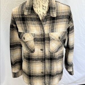 RSQ neutral color shacket relaxed fit plaid medium flannel pockets